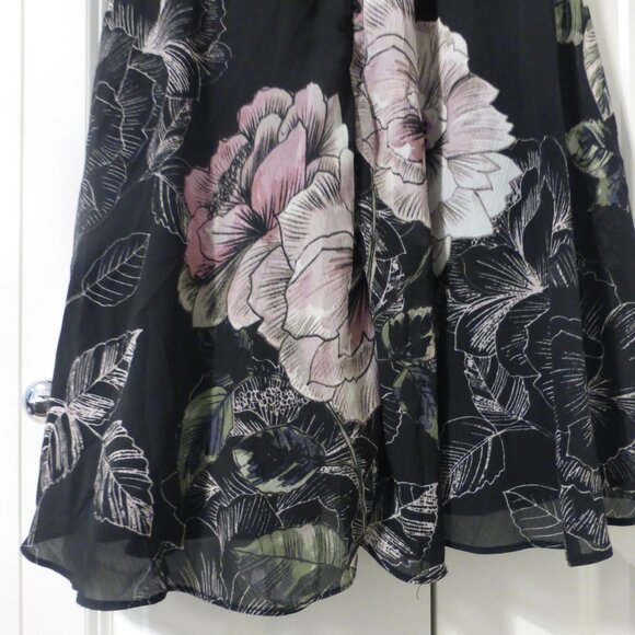 NWT LE CHATEAU black & pink floral flutter sleeve dress - Picture 12 of 15